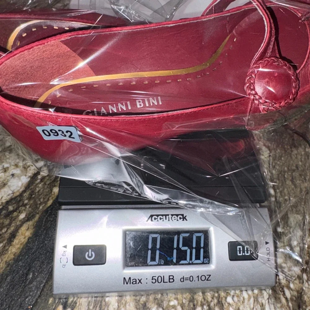 Leather Mary Jane Kitten Heel Pumps Red Womens 7.5 Gianni Bini